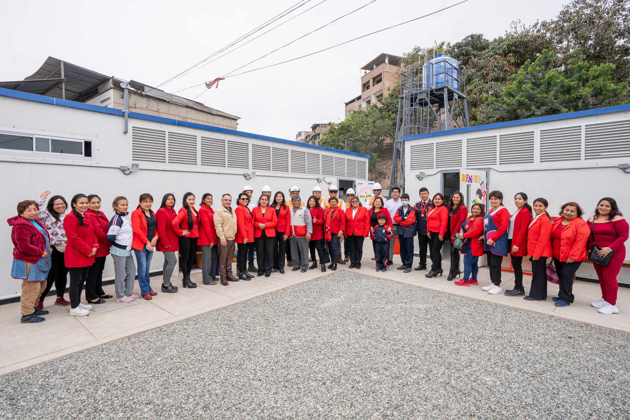 Escuelas Bicentenario Entrega Ambientes Temporales Para M S De