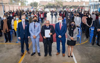 Escuelas Bicentenario presenta contrato para la ejecución de cuatro proyectos de infraestructura ed...