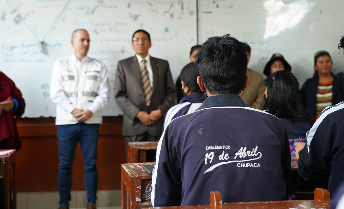 Comunidad educativa de la IE 19 de Abril en Chupaca recibe avances de su proyecto con mucha expectativa