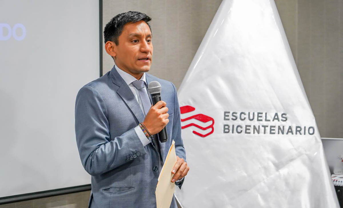 Escuelas Bicentenario reconoce a servidores públicos que destacaron en proceso de Gestión del Rendimiento 2022