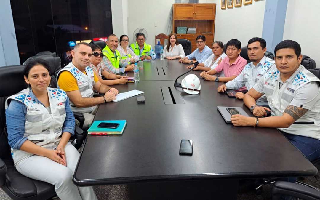 Sostuvimos reunión con Municipalidad Provincial de Padre Abad sobre proyecto de la IE Fernando Carb...