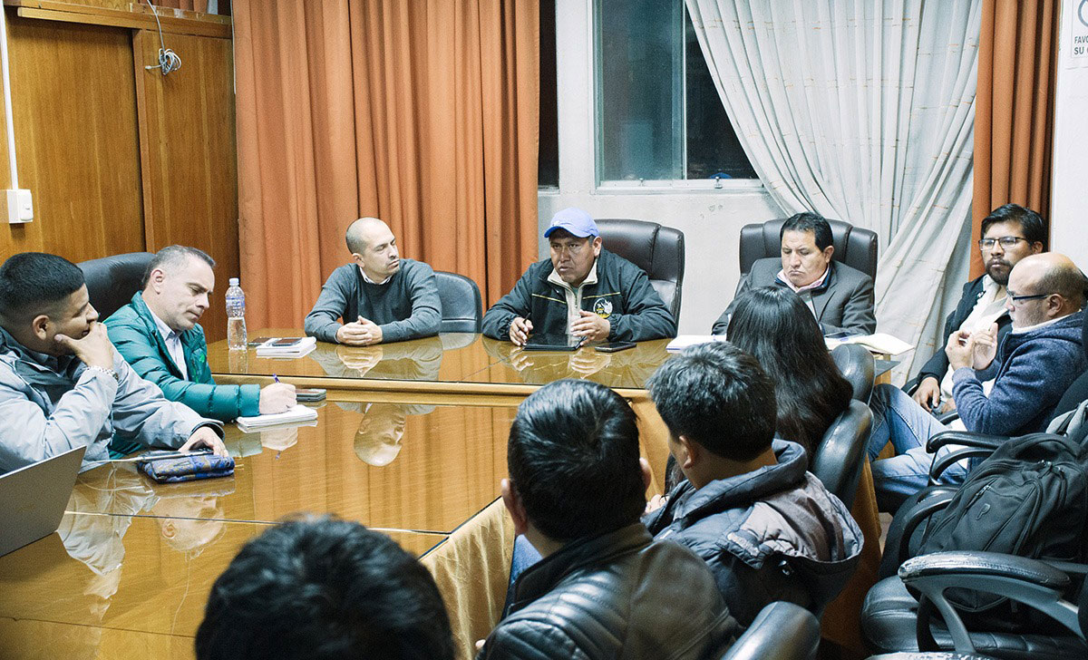 Reunión con el Gobierno Regional sobre proyectos en Puno