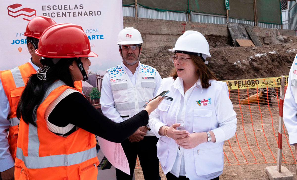 Ministra Márquez supervisa avances de construcción de Escuela Bicentenario en El Agustino