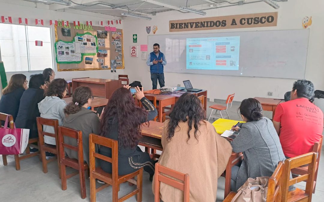 Presentamos diseño de nueva escuela a comunidad educativa de la IE 1221 María Parado de Bellido en...
