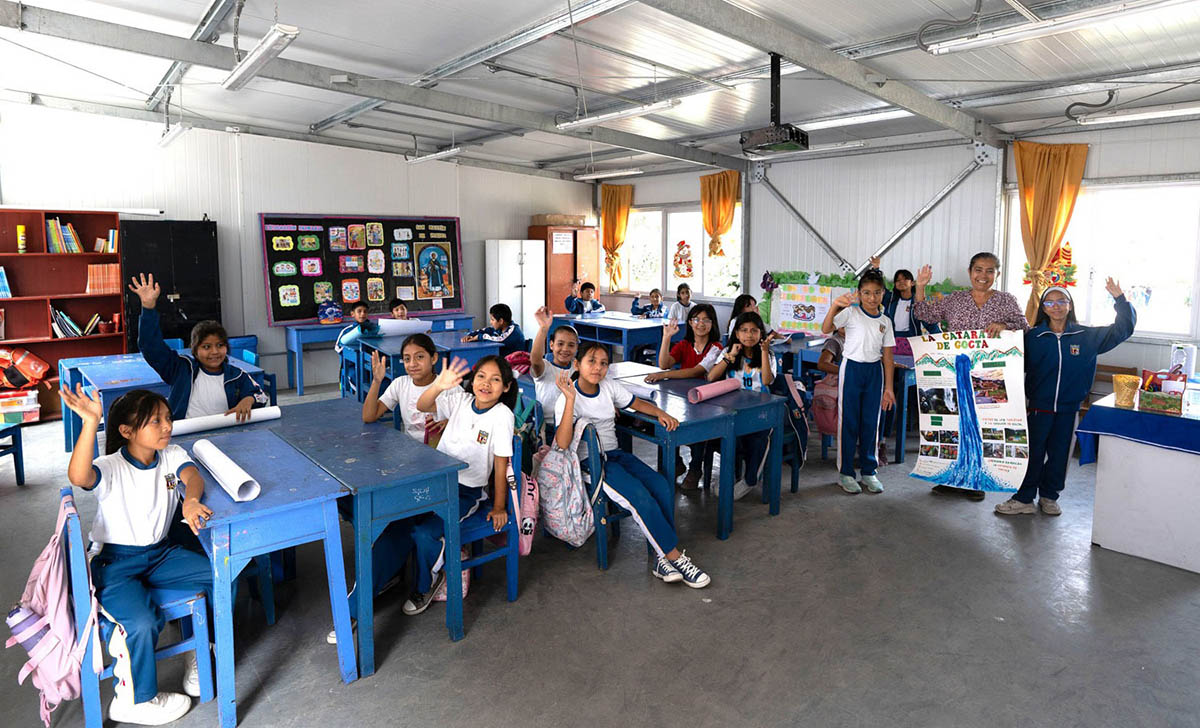 Escuela temporal entregada para la comunidad educativa 2096 Perú Japón en Los Olivos.