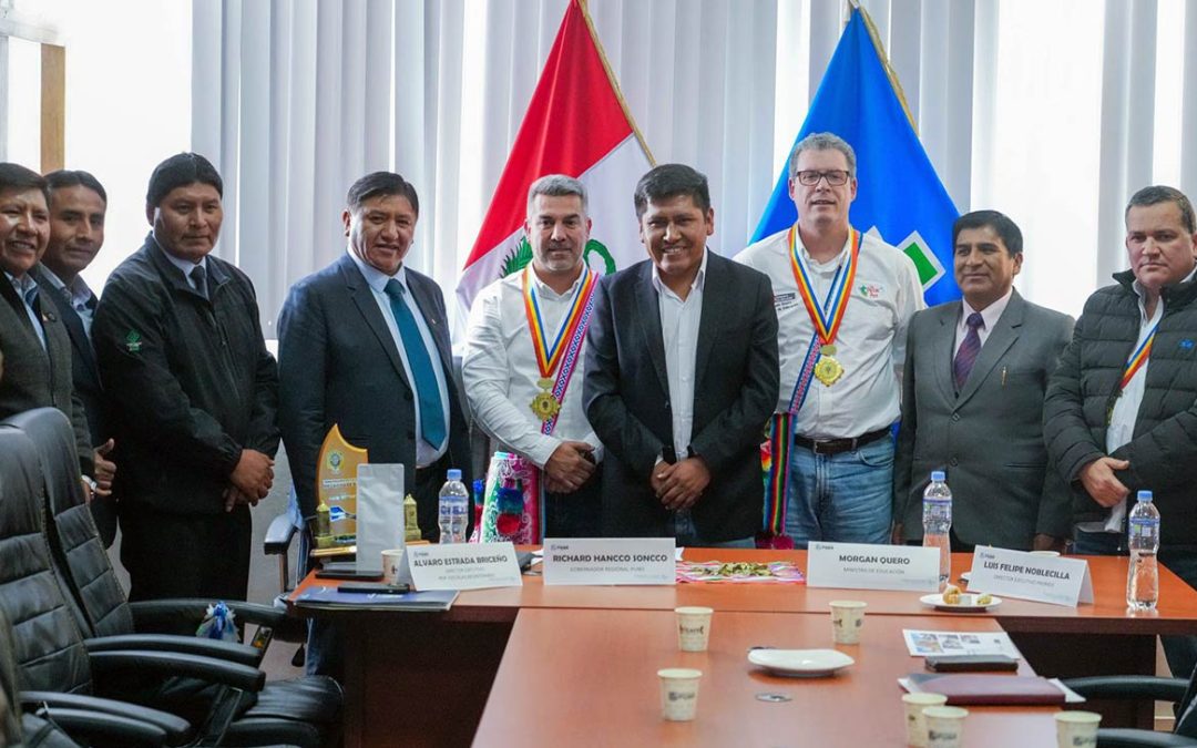 Sostuvimos reunión técnica con autoridades de Puno para informar avances de sus seis Escuelas Bice...