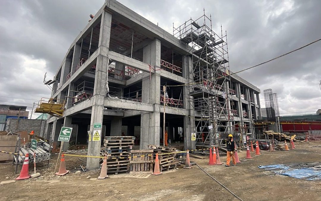 Avanzan los trabajos en los tres locales de la Escuela Bicentenario Seis de Agosto en Junín