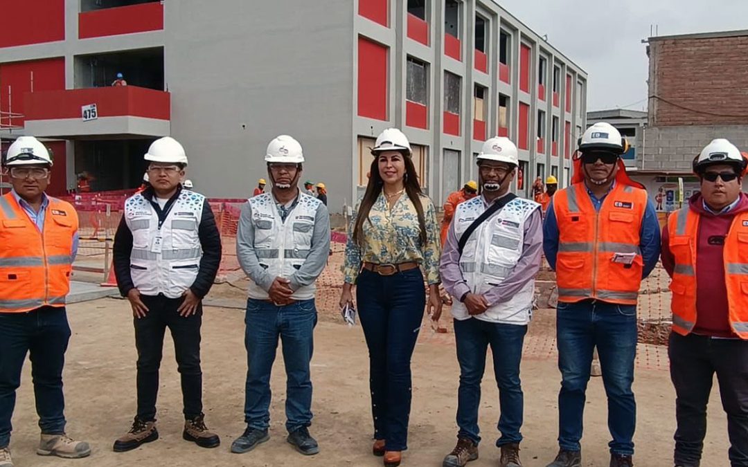 Congresista Patricia Chirinos visita obra de la Escuela Bicentenario General Prado en el Callao