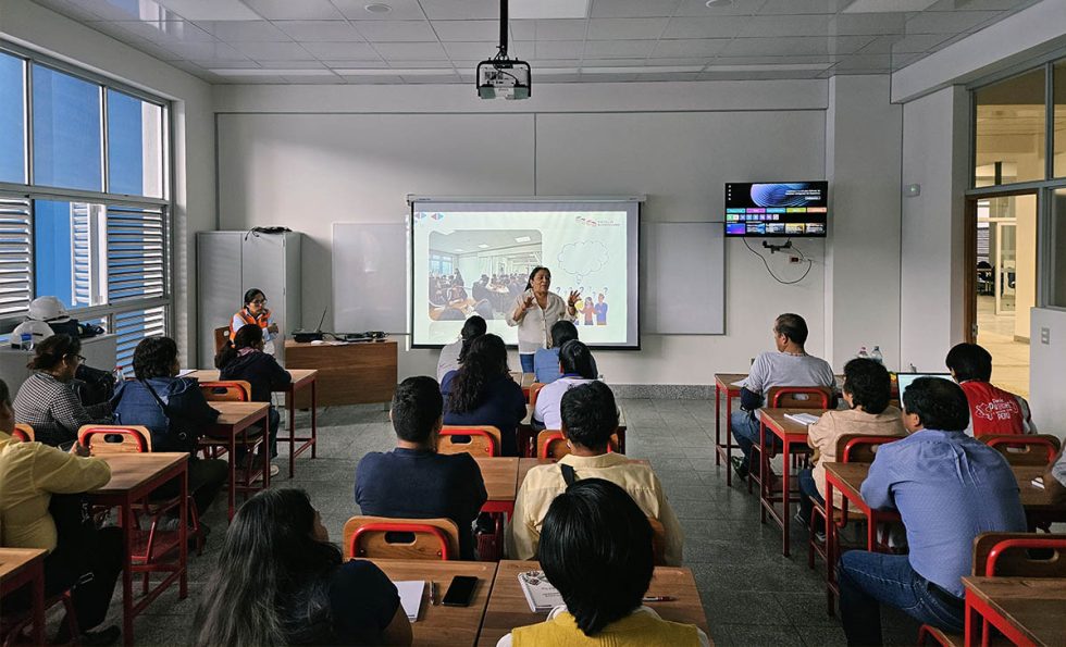 Docentes y autoridades educativas de Padre Abad se capacitan para el ...