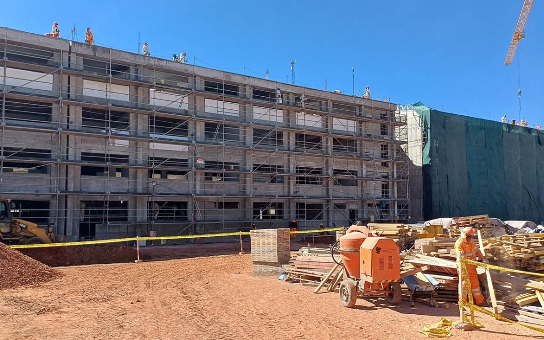 Avanza la construcción de la Escuela Bicentenario Pedro Vilcapaza en Azángaro