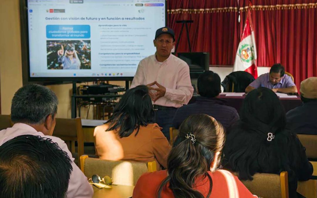 Minedu brinda asistencia técnica para fortalecimiento de la gestión escolar en Puno