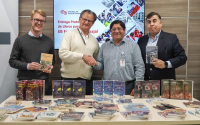 Donan libros a Escuela Bicentenario Fernando Carbajal para incentivar la lectura en jóvenes ucayali...
