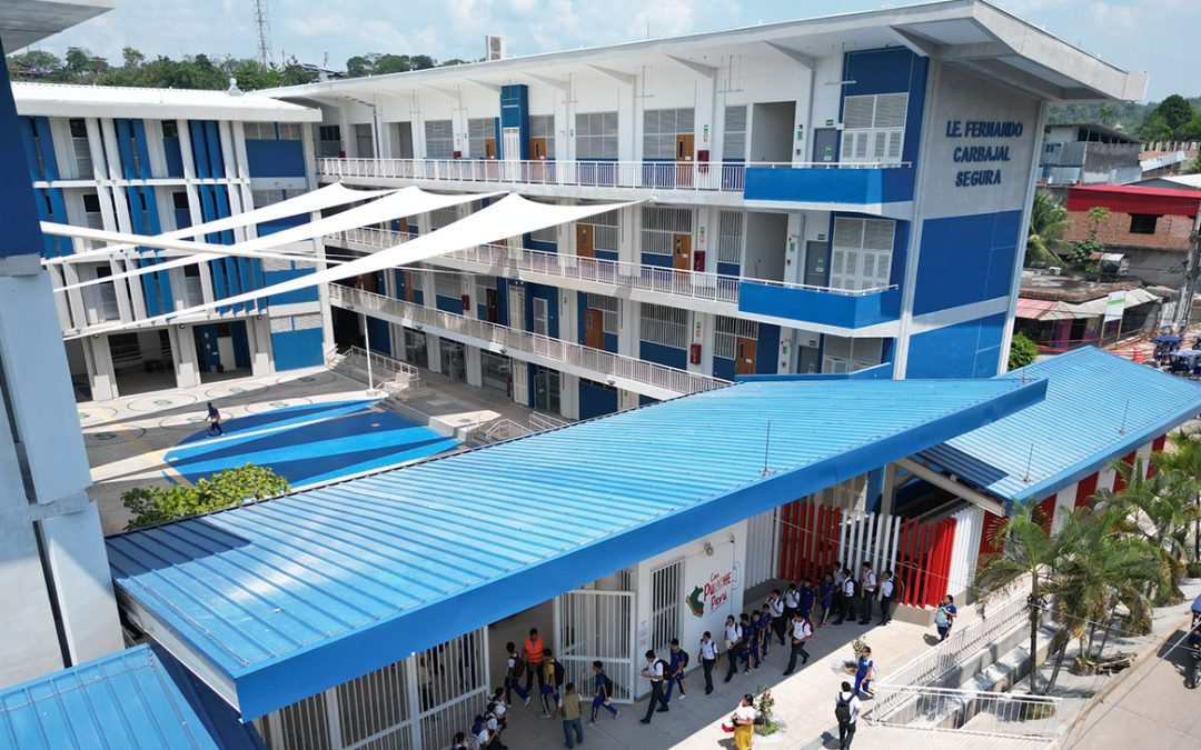 Se inauguró la Escuela Bicentenario Fernando Carbajal, la primera en la Amazonía