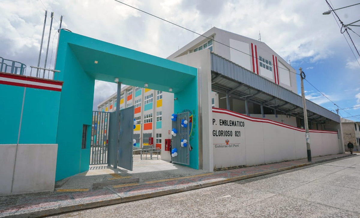 Escuela Bicentenario 73002 Glorioso 821 de Macusani, Carabaya, en la región Puno