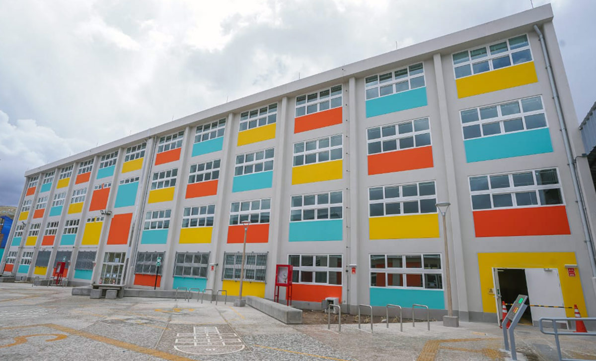 Escuela Bicentenario 73002 Glorioso 821 de Macusani, Carabaya, en la región Puno