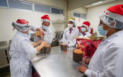 Estudiantes elaboran más de 100 panetones en Colegio PEIP 1235 Unión Latinoamericana