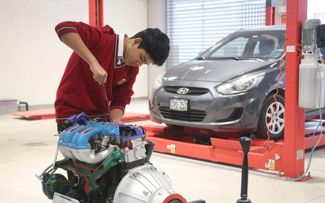 Minedu potencia empleabilidad juvenil con 14 talleres técnicos en Colegios PEIP