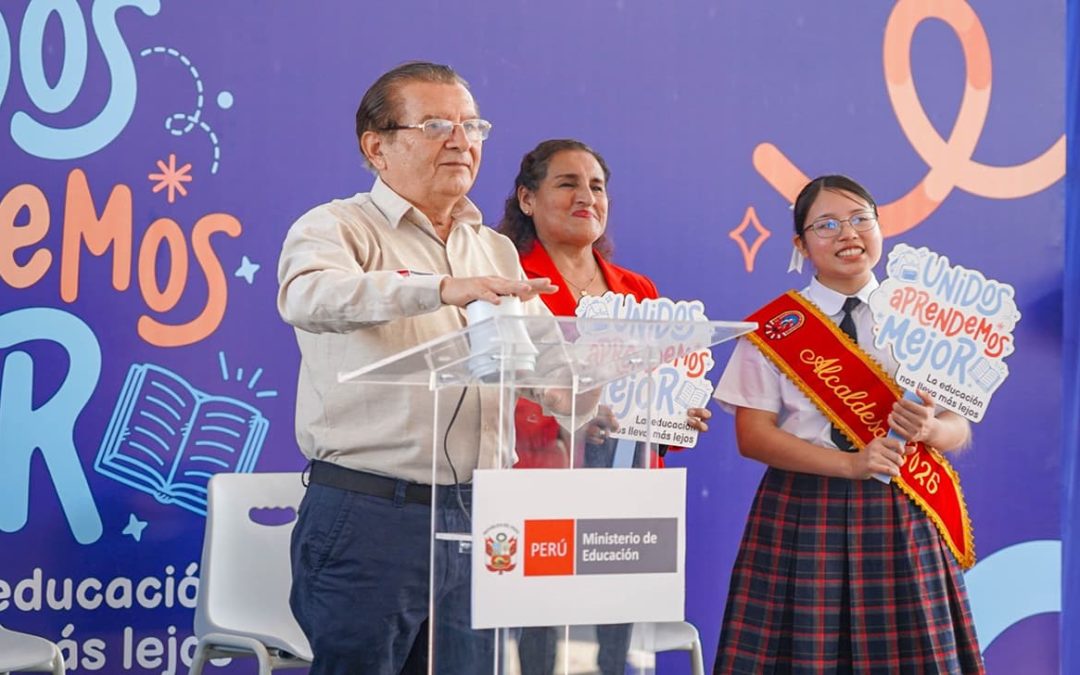 Ministro de Educación inaugura año escolar 2026 en Escuela Bicentenario en Villa El Salvador