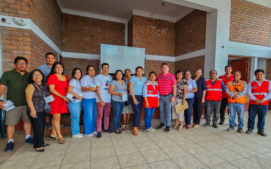 Padres de familia de la IE 0171-01 Juan Velasco Alvarado conocen detalles de su próxima escuela