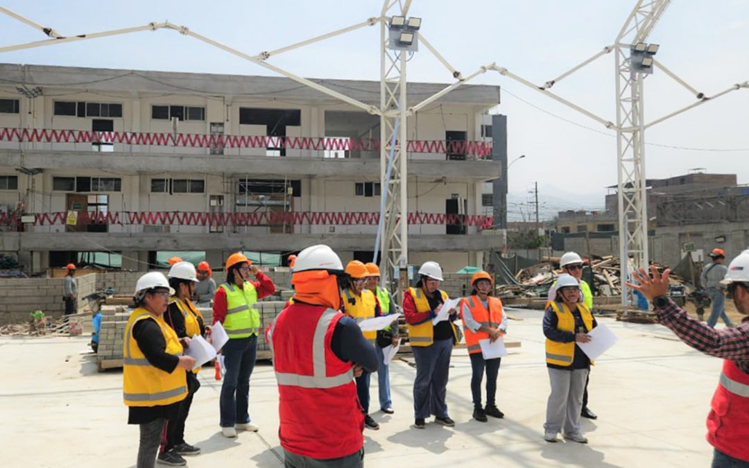 Comunidad educativa verifica avances de la Escuela Bicentenario Ramiro Prialé Prialé